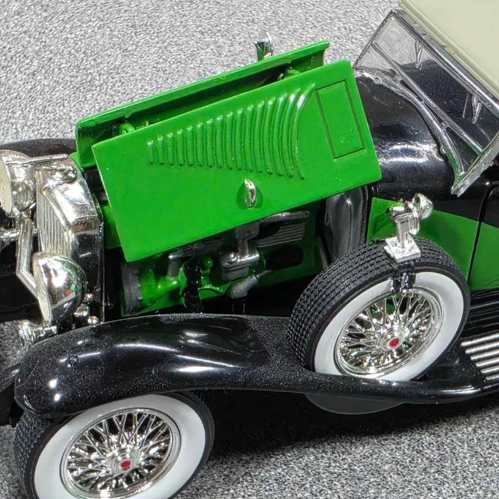 Duesenberg Model J LaGrande Phaeton Diecast Car Green Black Excellent